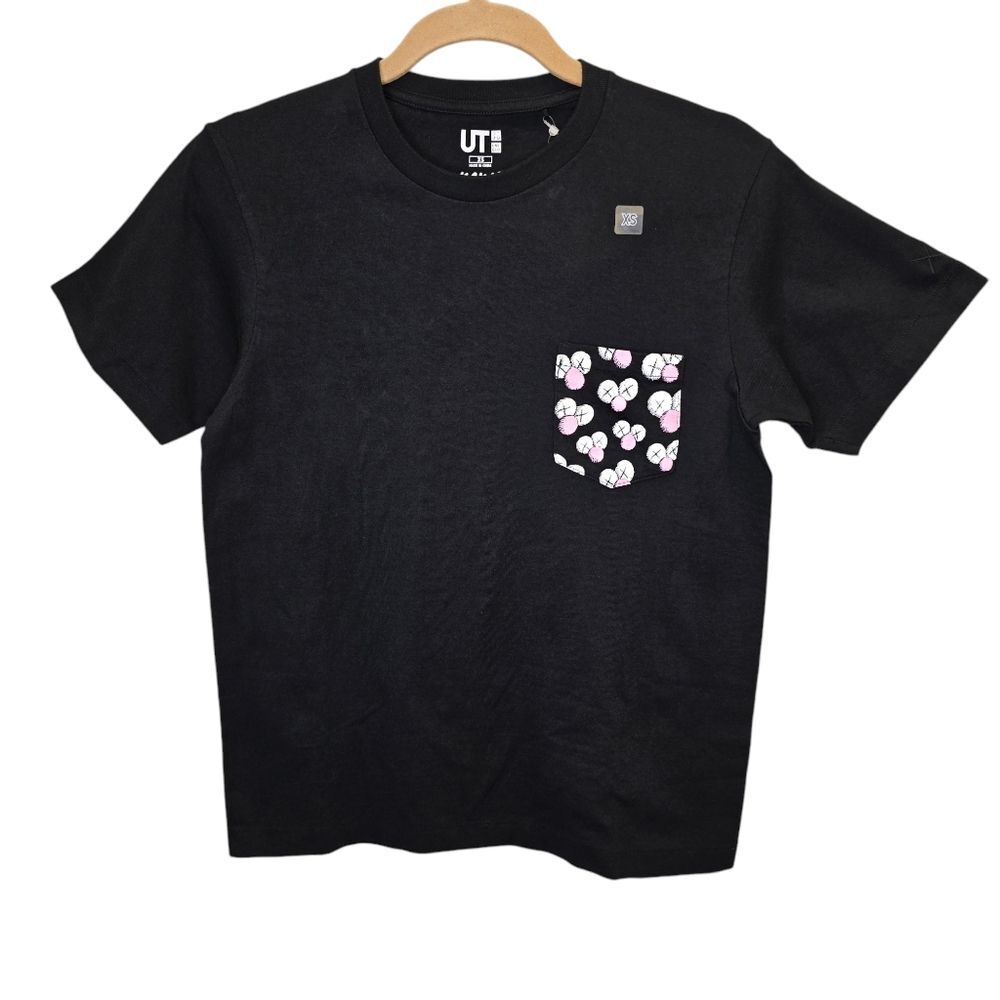 NWT KAWS x Uniqlo Men's XS Collaboration Pocket Cotton T-shirt Black Pink